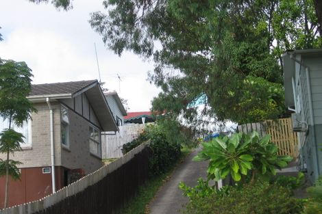 Photo of property in 2/16 Normanton Street, Glenfield, Auckland, 0629