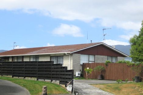 Photo of property in 9b Kansas Grove, Totara Park, Upper Hutt, 5018
