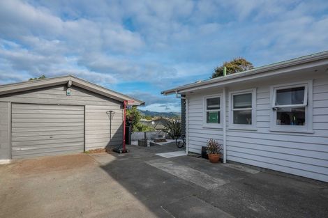 Photo of property in 74 Gray Avenue, Paraparaumu Beach, Paraparaumu, 5032