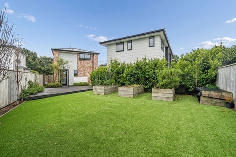 Photo of property in 4/123 Cambridge Terrace, Fairfield, Lower Hutt, 5011