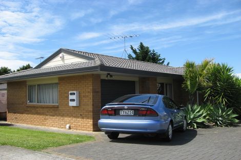 Photo of property in 43 Koru Street, Mangere Bridge, Auckland, 2022