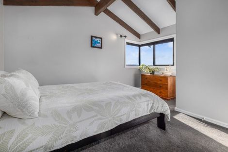 Photo of property in 10 Kinloch Place, Papakowhai, Porirua, 5024