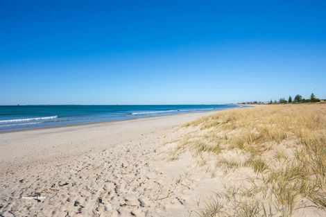 Photo of property in 136b Eversham Road, Mount Maunganui, 3116