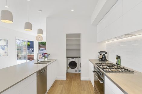 Photo of property in 7 Ranui Crescent, Khandallah, Wellington, 6035