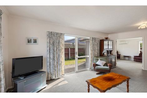 Photo of property in 2/3 Ravenna Street, Avonhead, Christchurch, 8042
