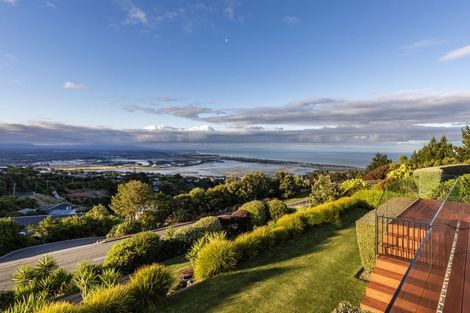 Photo of property in 5 Peregrine Close, Mount Pleasant, Christchurch, 8081