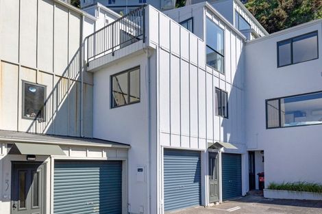 Photo of property in 2/19 Onslow Road, Khandallah, Wellington, 6035