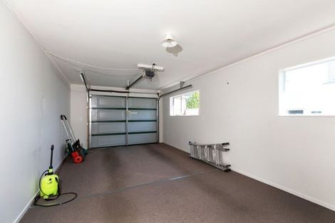 Photo of property in 8b Whiteley Street, Moturoa, New Plymouth, 4310