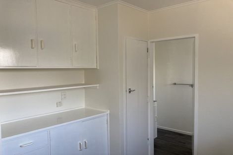 Photo of property in 105f2 Apu Crescent, Lyall Bay, Wellington, 6022