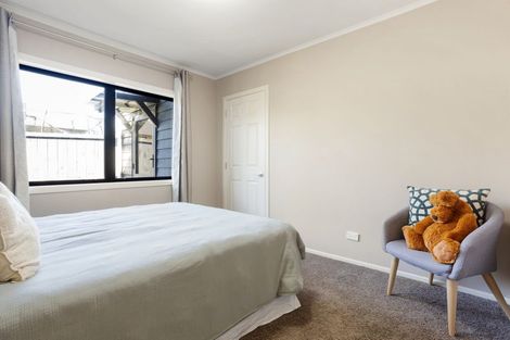 Photo of property in 5 Ruske Place, Grandview Heights, Hamilton, 3200