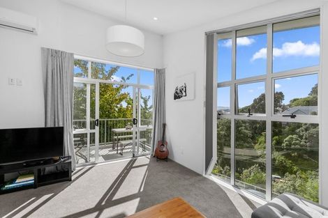 Photo of property in 8 Norna Crescent, Kelburn, Wellington, 6012