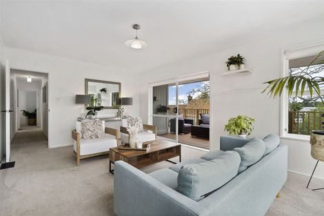 Photo of property in 19 Agincourt Street, Glenfield, Auckland, 0629