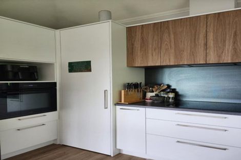 Photo of property in 18 Arden Place, Oakura, 4314