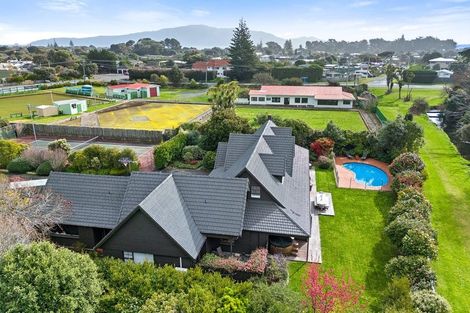 Photo of property in 5 Lavinia Grove, Waikanae Beach, Waikanae, 5036