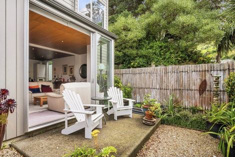 Photo of property in 5/3 Severn Street, Island Bay, Wellington, 6023