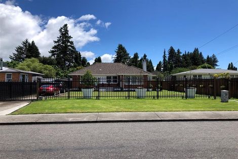 Photo of property in 37 Martin Street, Utuhina, Rotorua, 3015