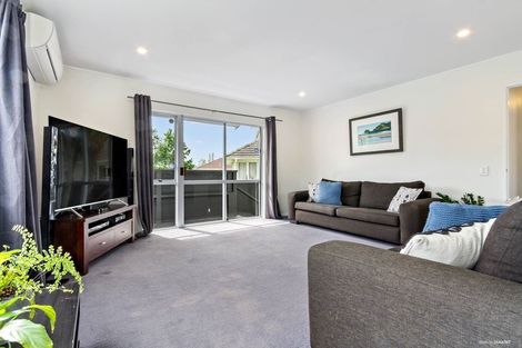 Photo of property in 12 Brookfield Road, Te Atatu Peninsula, Auckland, 0610