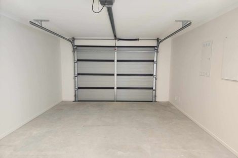 Photo of property in 115 Queen Charlotte Drive, Aotea, Porirua, 5024