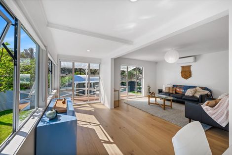 Photo of property in 217 Motutara Road, Muriwai, Waimauku, 0881