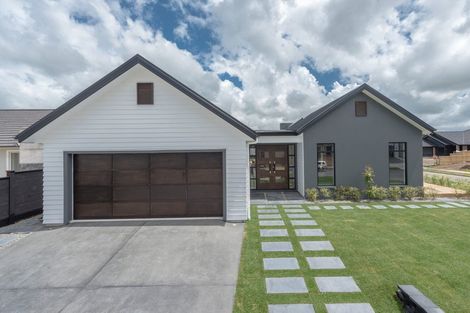Photo of property in 4 Whare Roto Drive, Waipukurau, 4282