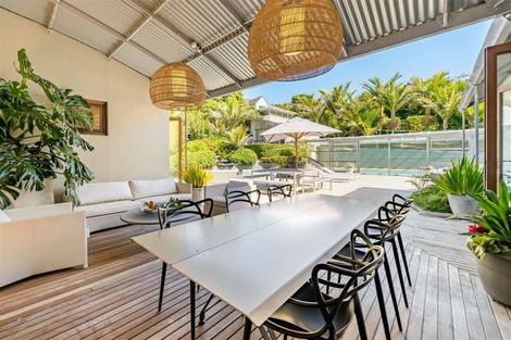 Photo of property in 360 Paremata Road, Whitby, Porirua, 5381