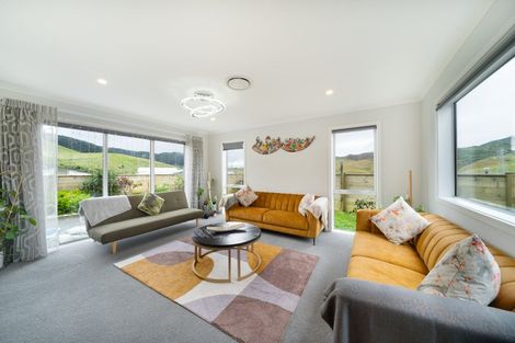 Photo of property in 42 Atherton Terrace, Churton Park, Wellington, 6037