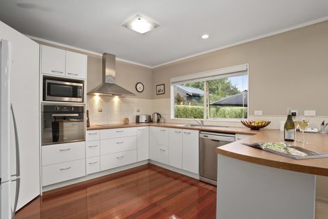 Photo of property in 30d Derwent Crescent, Titirangi, Auckland, 0604