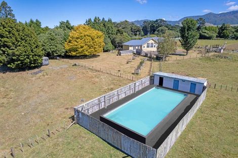 Photo of property in 680 Laws Road, Dannevirke, 4978