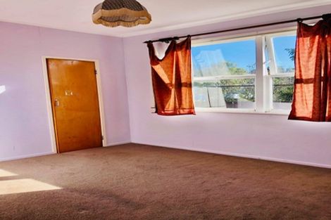 Photo of property in 52 Larnoch Road, Henderson, Auckland, 0610