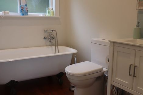 Photo of property in 54 Richmond Avenue, Karori, Wellington, 6012