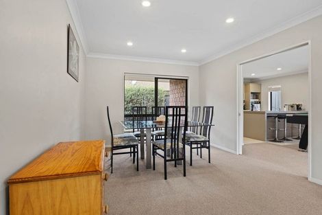 Photo of property in 21 Bellshill Close, Wattle Downs, Auckland, 2103