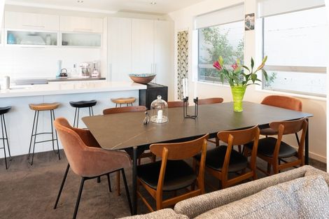 Photo of property in 28 Tiketike Way, Brooklyn, Wellington, 6021