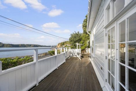 Photo of property in 44 Evans Bay Parade, Roseneath, Wellington, 6021