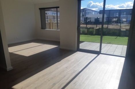 Photo of property in 1 Gunn Way, Hobsonville, Auckland, 0616