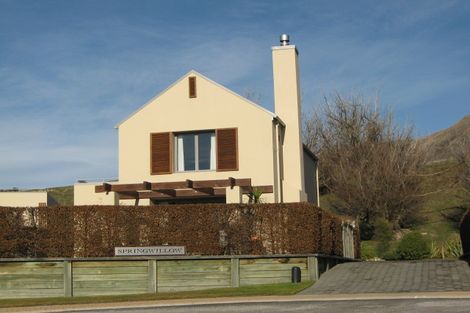 Photo of property in 16 Meadowbrook Place, Wanaka, 9305