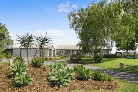 Photo of property in 42 Karioitahi Road, Waiuku, 2683