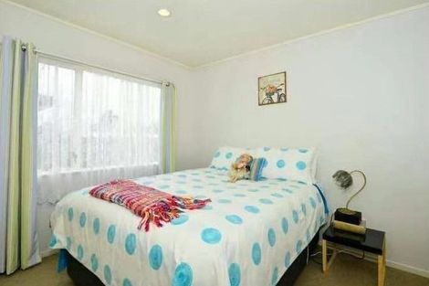 Photo of property in 10 Granville Drive, Massey, Auckland, 0614