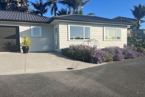 Photo of property in 9a Kerema Way, Schnapper Rock, Auckland, 0632