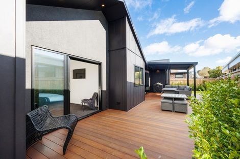 Photo of property in 58 Kanuka Drive, Hokowhitu, Palmerston North, 4410