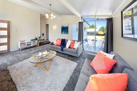 Photo of property in 26 Killington Crescent, Mangere, Auckland, 2022
