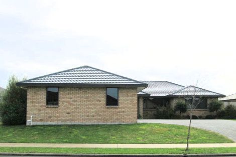 Photo of property in 16 Saint James Drive, Huntington, Hamilton, 3210