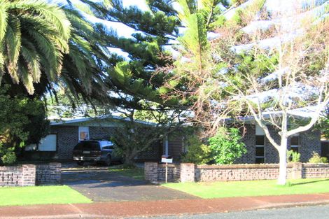 Photo of property in 13 Hatton Road, Orewa, 0931