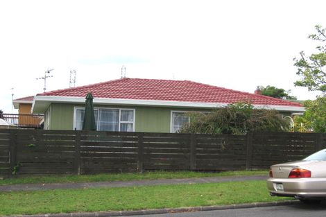 Photo of property in 2/47 Flanshaw Road, Te Atatu South, Auckland, 0610
