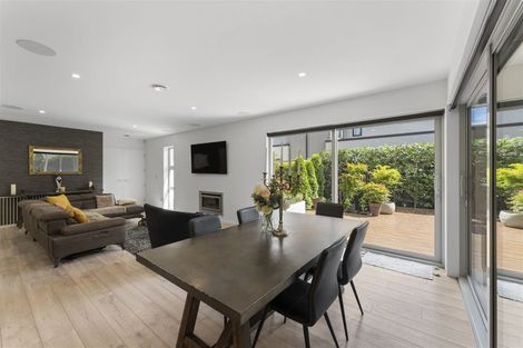 Photo of property in 2 Jacksons Road, Merivale, Christchurch, 8014