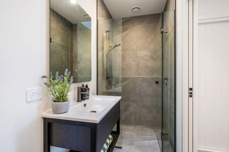 Photo of property in 6 Simpson Crescent, Wanaka, 9305
