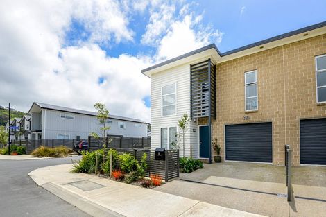 Photo of property in 32 Pateke Drive, Kenepuru, Porirua, 5022