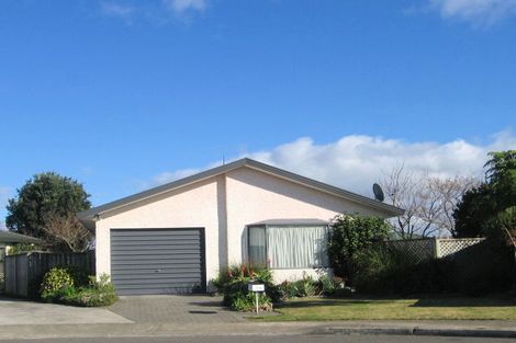 Photo of property in 2/20 Bucksburn Place, Greenmeadows, Napier, 4112