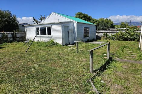 Photo of property in 6 The Esplanade, Westport, 7825