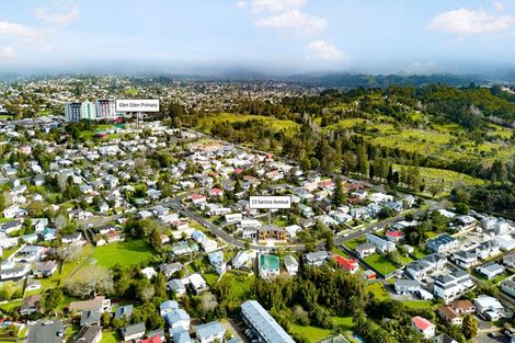 Photo of property in 1/13 Sarona Avenue, Glen Eden, Auckland, 0602
