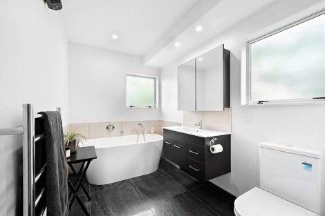 Photo of property in 20 Longmont Terrace, Churton Park, Wellington, 6037